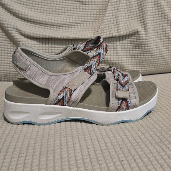 Muk Luks Gray Sandals with Slip-On Design - Picture 3 of 5